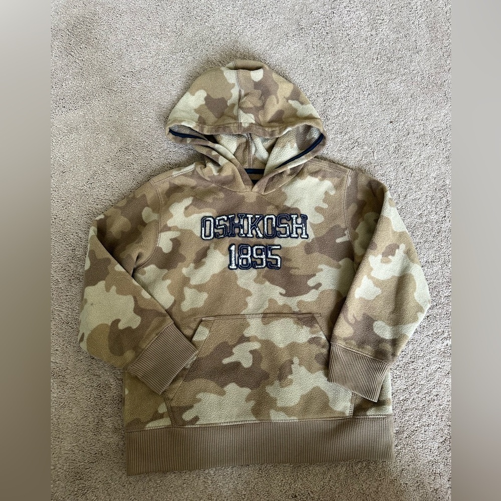 Boys OshKosh camo Hooded Sweatshirt 6